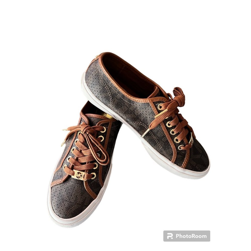 Michael Kors Monogram Sneaker - Picture 4 of 7